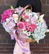 Цветочная композиция из Розы, Хризантемы, Пионы и Лизиантусы в корзине #REPLACE_PRED# поселок Станции Манихино