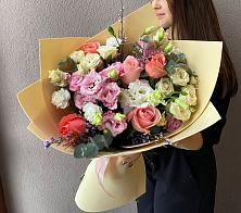 Букет цветов из:  Розы, Лизиантусы и Гвоздики #REPLACE_PRED# поселок Станции Манихино