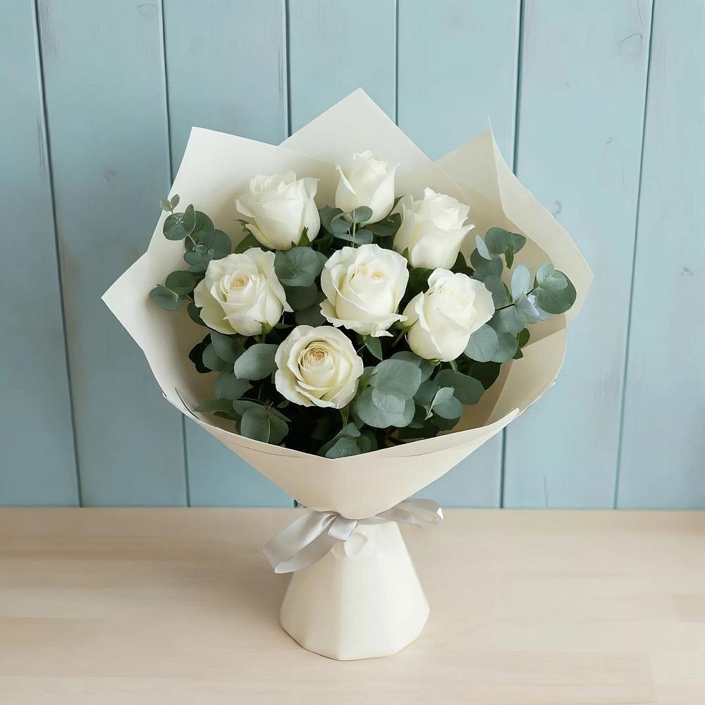 Букет Белые розы в Эвкалипте в поселок Станции Манихино